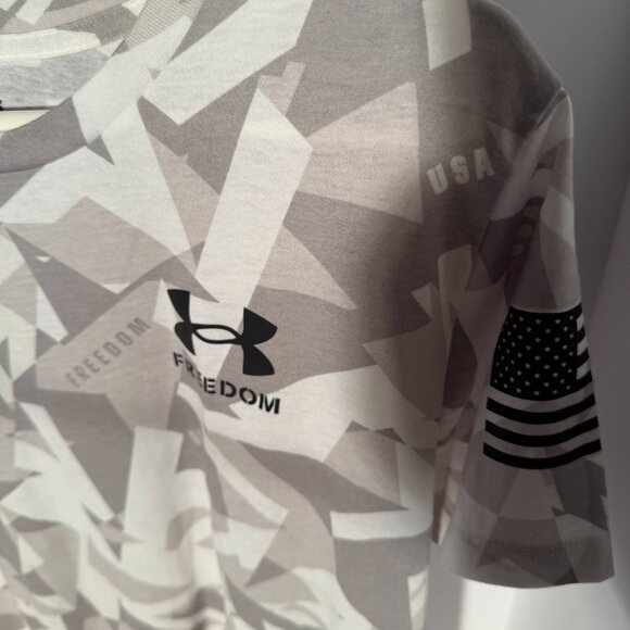 Under Armour Women's Freedom Tee Light Gray Large - Picture 3 of 4